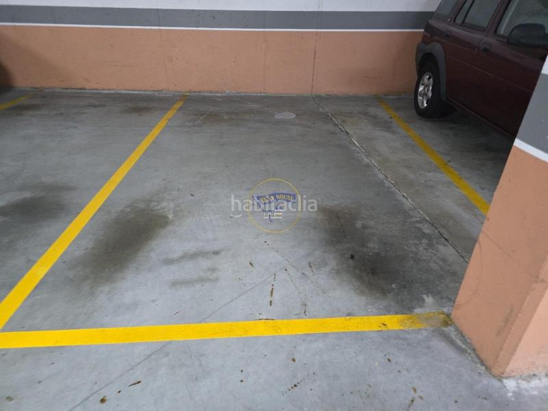 Foto dacdad22-387d-45b1-98e0-4e1170f2bdf4. Parking coche plaza de garaje cómoda detrás de povisa en Vigo