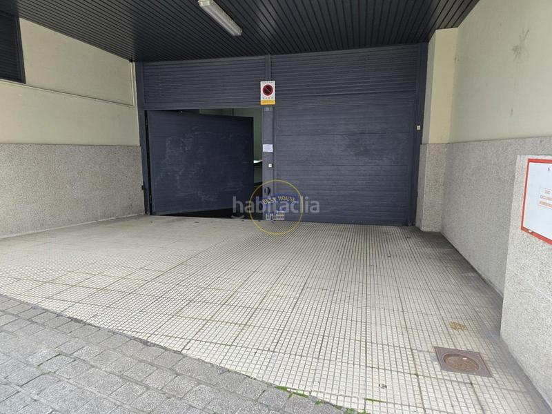 Foto e0860e22-7cbd-4a15-85be-5dd1d0362bb8. Parking coche plaza de garaje cómoda detrás de povisa en Vigo