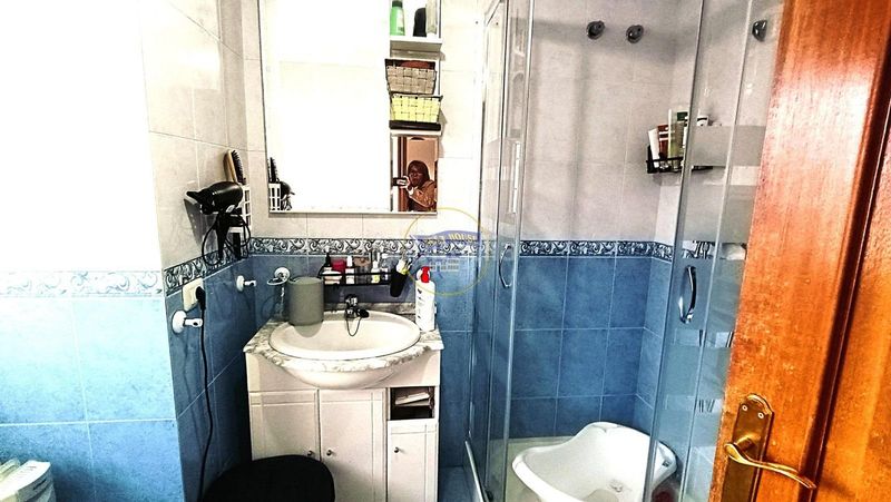 Foto 0c6a1fa0-5bd2-4630-a8dd-e5f692f516cf. Casa amb calefacció aparcament a Cabral - Candeán Vigo