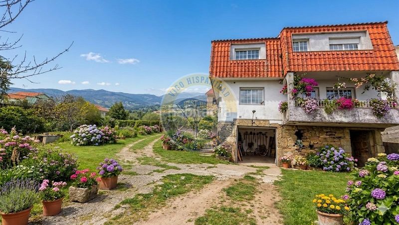 Foto 5c1e47fd-05d3-449f-b181-c44be052d666. Casa amb calefacció aparcament a Cabral - Candeán Vigo