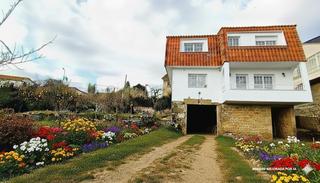 Maison à Cabral - Candeán. Impresionante casa unifamiliar con vistas panorámicas