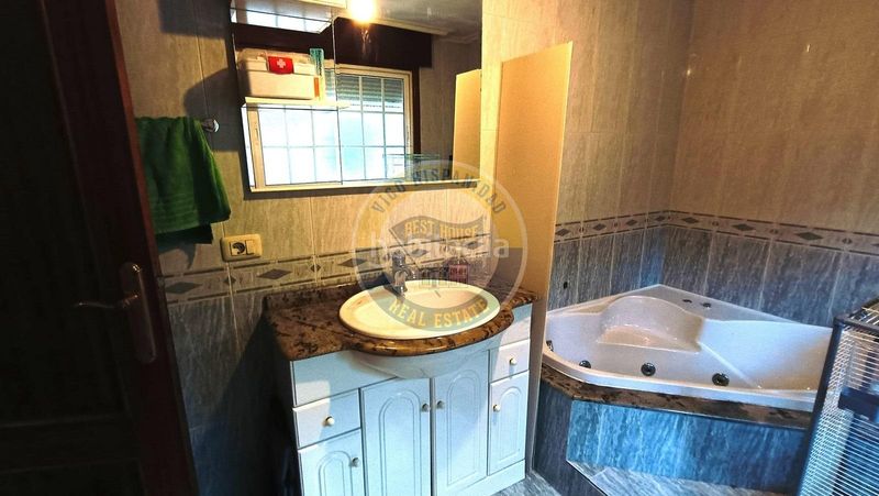 Foto 8140f67a-0fe3-4cf3-b80a-fcff591ad8fb. Casa amb calefacció aparcament a Cabral - Candeán Vigo