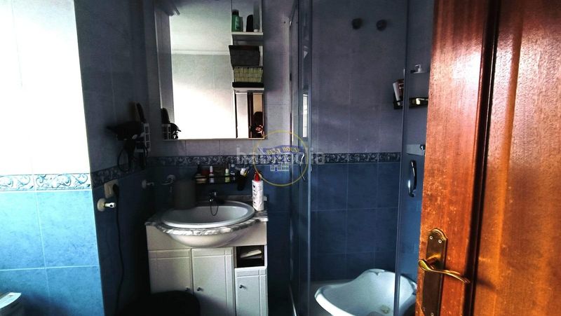 Foto a08ff52f-a78e-4a11-8a7e-68feaf08a3db. Casa amb calefacció aparcament a Cabral - Candeán Vigo