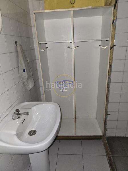 Foto bc918bb7-cbc0-47e4-b5a2-610ba017cae5. Alquiler local comercial  con entrada de vehículos en Vigo