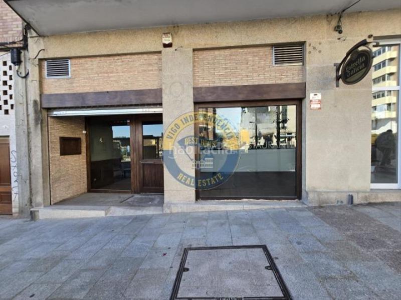 Foto 273e5554-bce5-4e58-adff-59b6dbfd9f76. Local comercial cafeteria con salida de humos y licencia de actividad en Vigo