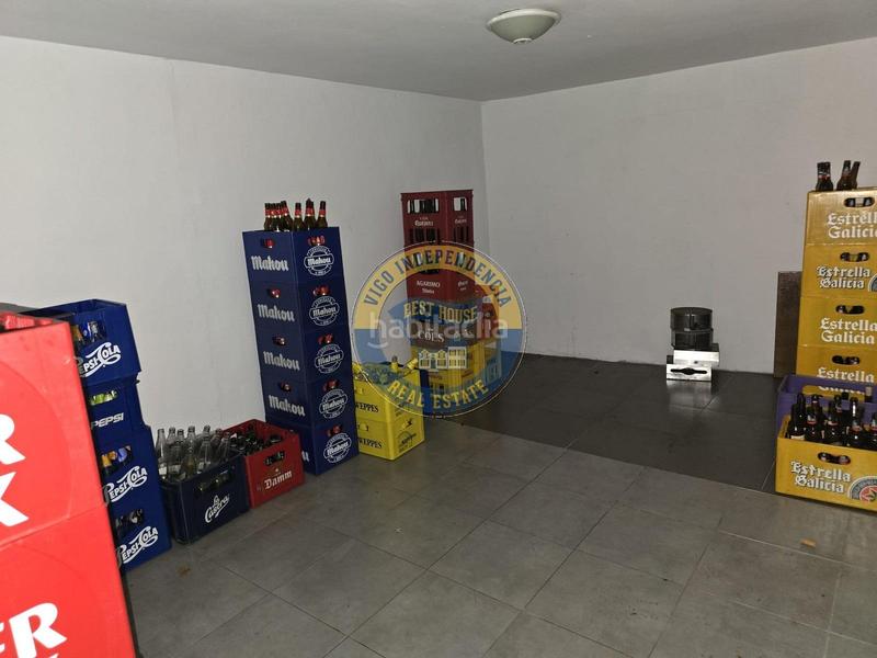 Foto b89c8e20-a38f-4b10-9dac-b9e4f2166dee. Local comercial cafeteria con salida de humos y licencia de actividad en Vigo