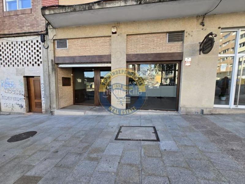 Foto cb0d99f8-e693-4fd7-af4d-bf6d7b6d5670. Local comercial cafeteria con salida de humos y licencia de actividad en Vigo