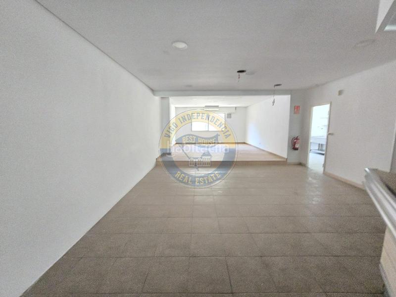 Foto 3b357ea8-0299-45ba-a97f-e6252983bd74. Alquiler local comercial cafetería con excelente ubicación en Vigo