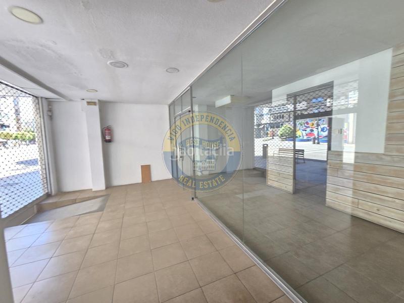 Foto 237076f4-6d61-462a-8cb4-896f8707af3c. Location local commercial dans Camelias - Pi y Margall Vigo