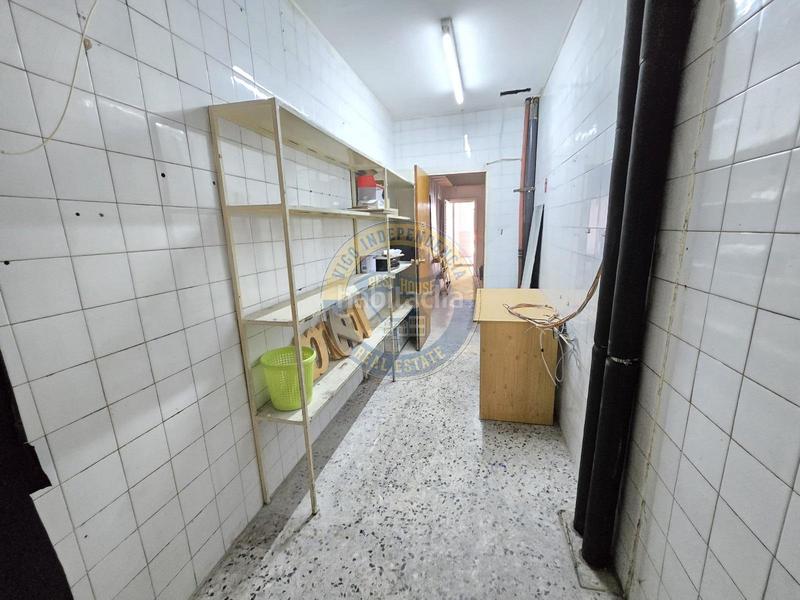 Foto 498d1070-7fbc-4f33-bb88-a3ce2e591007. Location local commercial dans Camelias - Pi y Margall Vigo