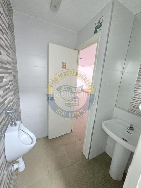 Foto a9d24efb-60da-4309-82db-07fe5d7150e6. Location local commercial dans Camelias - Pi y Margall Vigo