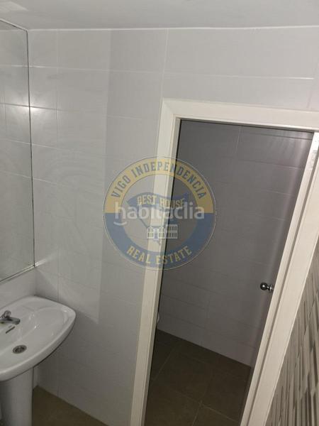 Foto b82f2fc9-429b-4f69-84c9-c0c724bef8d0. Location local commercial dans Camelias - Pi y Margall Vigo