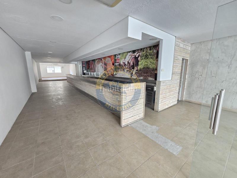 Foto eaeeb09f-0d73-42d2-ae62-0d7a089458f3. Location local commercial dans Camelias - Pi y Margall Vigo