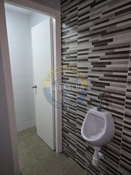 Foto c16a0296-9efd-450a-aaa8-314f64a63152. Rent business premise in Camelias - Pi y Margall Vigo