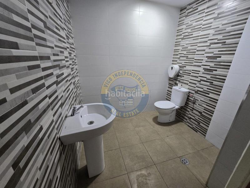 Foto e9cbba5b-7bc3-43c7-a887-d356ca1f68c6. Rent business premise in Camelias - Pi y Margall Vigo