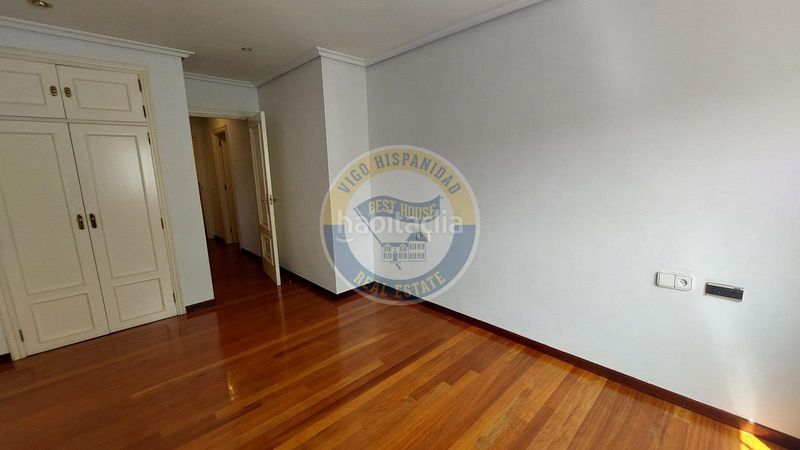 Foto a76f9c55-0187-45dd-adba-2799522974e4. Pis amb calefacció aparcament a Centro - Areal Vigo