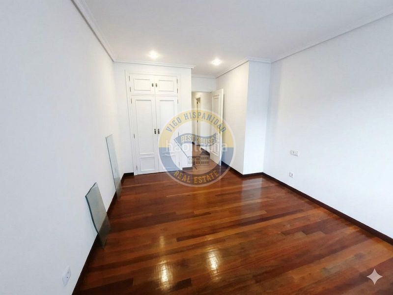 Foto aacfd2e4-7da8-4730-9d2e-dec07eed099a. Pis amb calefacció aparcament a Centro - Areal Vigo