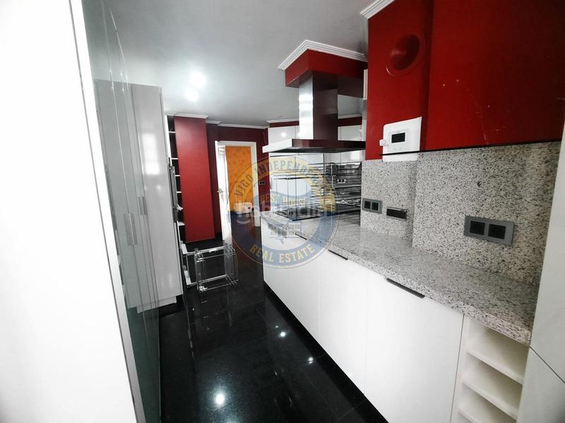 Foto b8ba8d27-383d-4d80-9371-6ccb843e9cb4. Appartamento con riscaldamento parcheggio in Centro - Areal Vigo