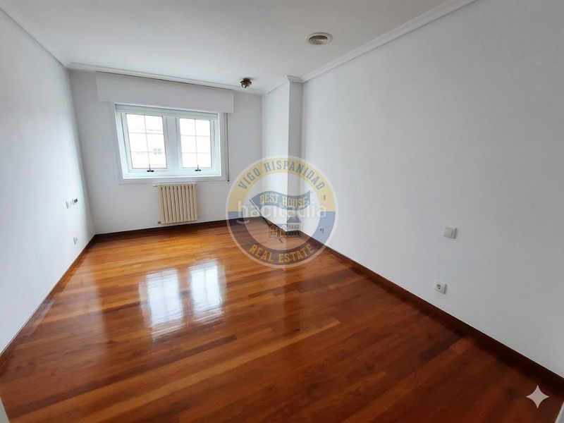 Foto d2a8e2f4-bd19-4df6-9c7a-f195fe1dae7d. Pis amb calefacció aparcament a Centro - Areal Vigo