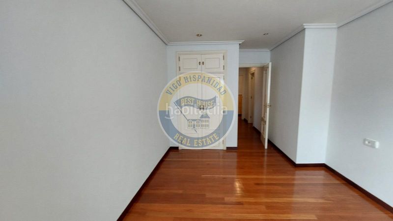 Foto f884d73a-a6fa-488d-831f-5d23bc48fd6c. Pis amb calefacció aparcament a Centro - Areal Vigo