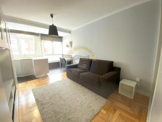 Rent Studio  Calle rosalia de castro. Céntrico estudio amueblado de 43 m2 con trastero. sólo se paga l