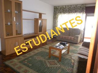 Miete Etagenwohnung  Calle torrecedeira. Estudiantes, piso de 3 dormitorios proximo a peritos
