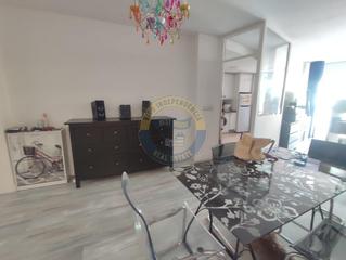 Appartement à Teis. Apartamento luminoso a 15 minutos del centro  excelente ubicació