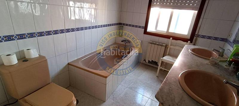 Foto 824713f3-bbdf-444b-a19b-2e52fbd9b95b. Casa con riscaldamento parcheggio in Coruxo - Oia - Saiáns Vigo