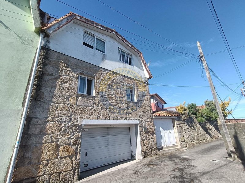 Foto ae9af1c1-2852-4f0d-90be-aeb7f7749b54. Casa amb calefacció aparcament a Coruxo - Oia - Saiáns Vigo