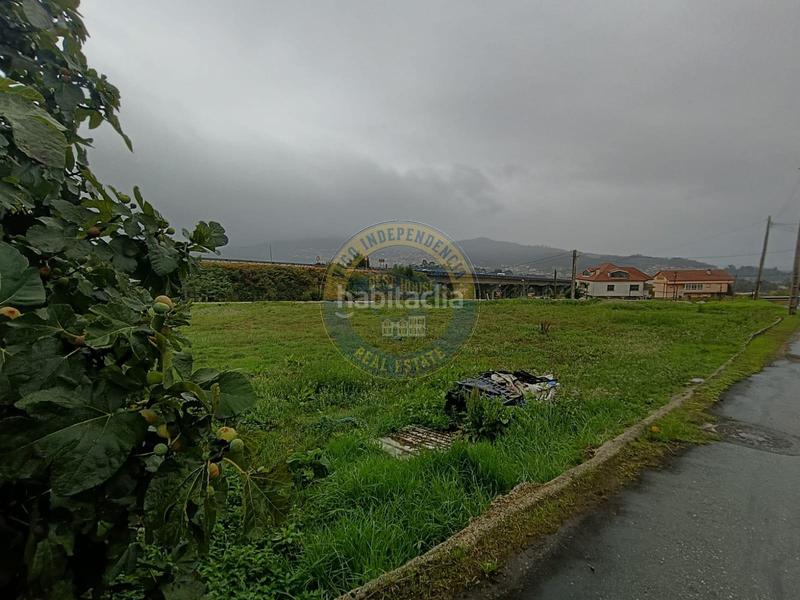 Foto c807b9d0-68e3-4f9d-882b-308c61c52ebf. Terreny residencial a Valadares - Beade Vigo