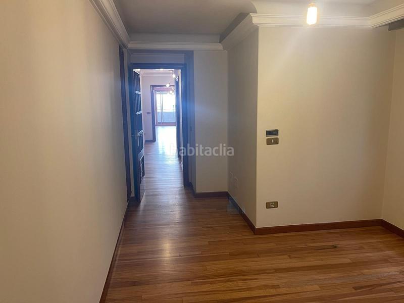 Foto 104ff42c-ceb9-4510-8be0-f9f216e10303. Miete etagenwohnung mit heizung parking in Plaza España - Corte Inglés Vigo