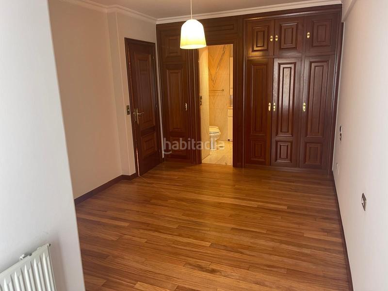 Foto 79076280-9983-4a28-8e08-cc3803fbab95. Miete etagenwohnung mit heizung parking in Plaza España - Corte Inglés Vigo