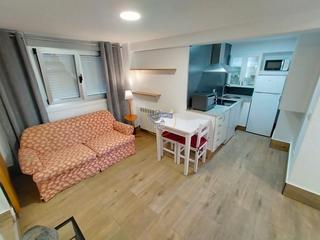 Miete Appartement  Calle calle de saa. Apartamento amueblado de 1 dormitorio con garaje, en el entorno