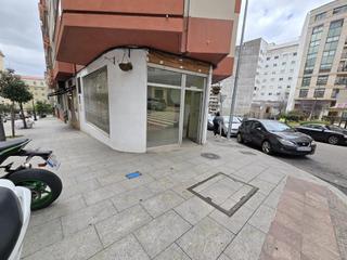 Location Local commercial  Calle alfonso x el sabio. Exclusivo local con tres escaparates a dos calles con mucha visi