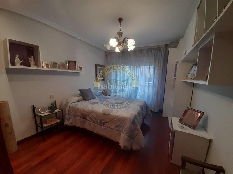 Foto 75edd7f6-c834-4e29-a24c-0340482188b8. Pis amb calefacció aparcament a O Castro Vigo