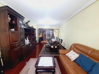 Pis a O Castro. Piso de 4 dormitorios con garaje y bodega junto a povisa