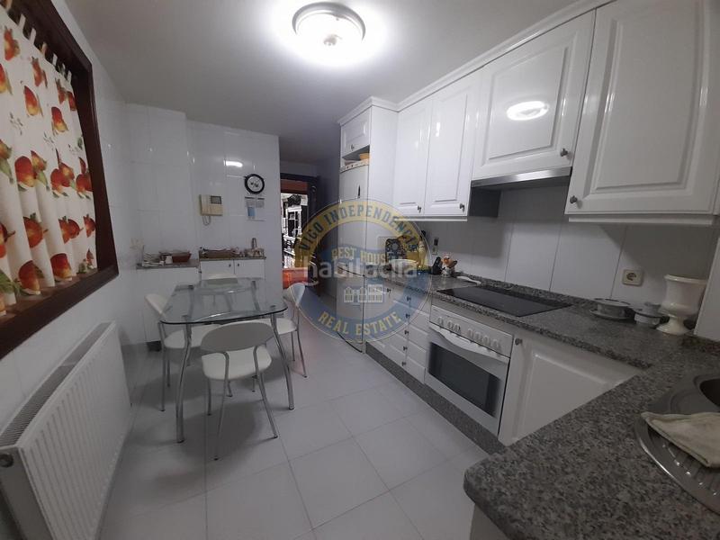 Foto 7d9d1d8c-309d-42d8-91dc-295255ec7743. Pis amb calefacció aparcament a O Castro Vigo