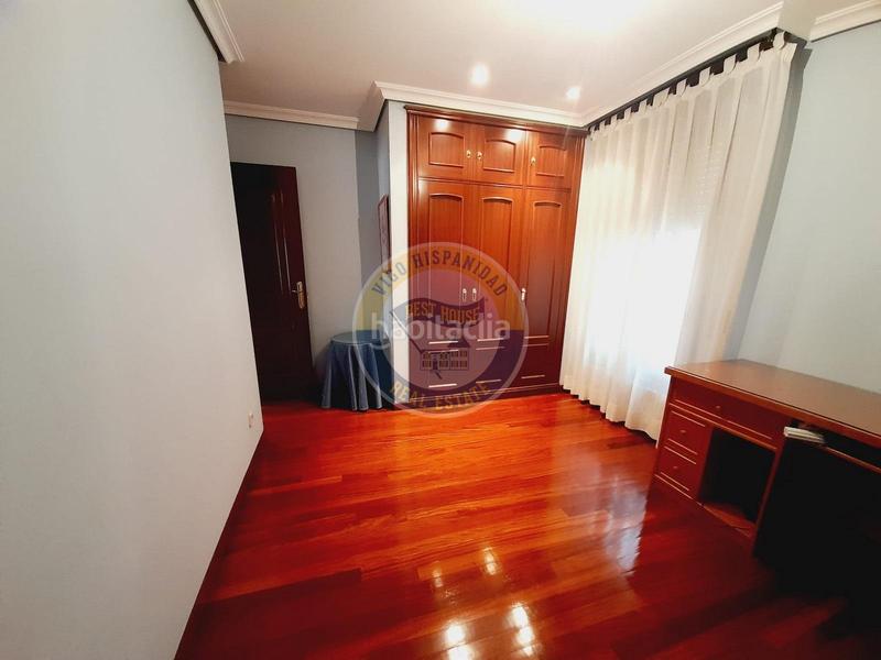 Foto b07e85e6-ef74-4136-b4e5-856d7aefe0a7. Pis amb calefacció aparcament a O Castro Vigo