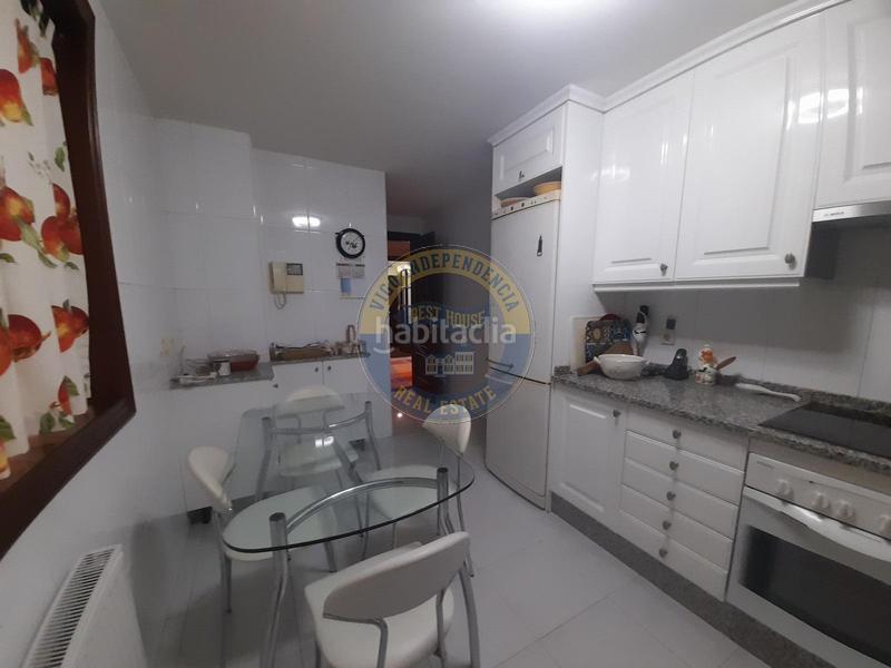 Foto c6eac71e-34e0-4cee-93a3-ca788ee3f6a5. Pis amb calefacció aparcament a O Castro Vigo