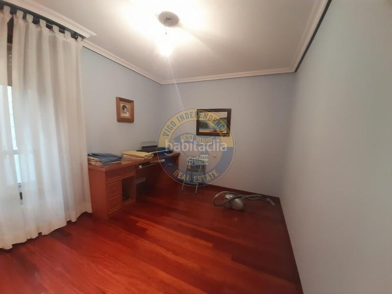 Foto db4b2a7c-2e87-4c54-9bb4-09f115bc6586. Pis amb calefacció aparcament a O Castro Vigo