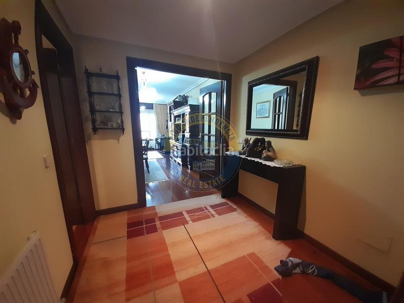 Foto f993ba69-e6e3-43f4-b0dd-4e9fc335b1eb. Pis amb calefacció aparcament a O Castro Vigo