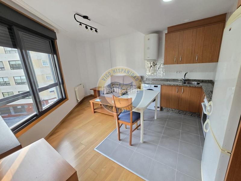 Foto eac0b9b0-7d8f-4ab3-bc7c-ace5d529cb95. Alquiler apartamento magnífico apartamento amueblado con plaza de garaje y bodega en Vigo