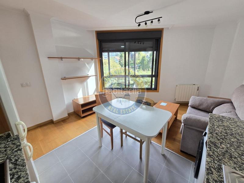 Foto f4a0ee54-d6ba-49ea-95da-c25486f8a5a7. Location appartement avec chauffage dans Plaza de la industria Vigo