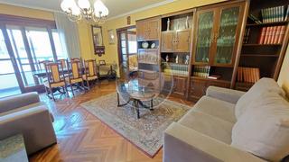 Piso  Avenida camelias. Amplia vivienda exterior en camelias con terraza y excelentes vi