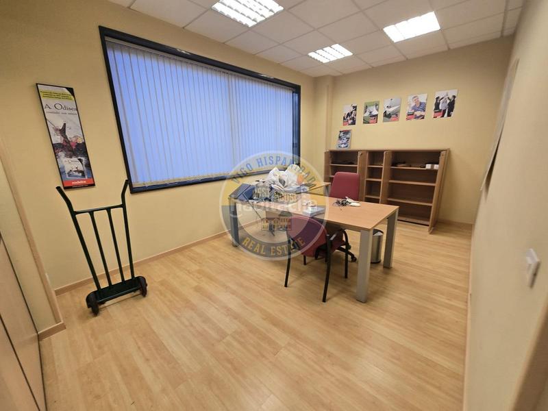 Foto 97d6037b-6eb2-421d-9db0-068f24e170a0. Business premise in As Travesas - Balaidos Vigo