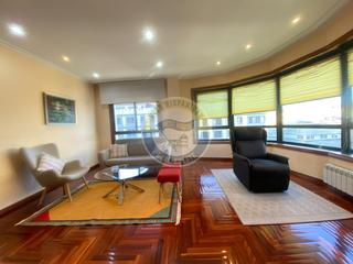 Rent Flat  Calle aragón. Pisazo impecable, todo exterior y amueblado