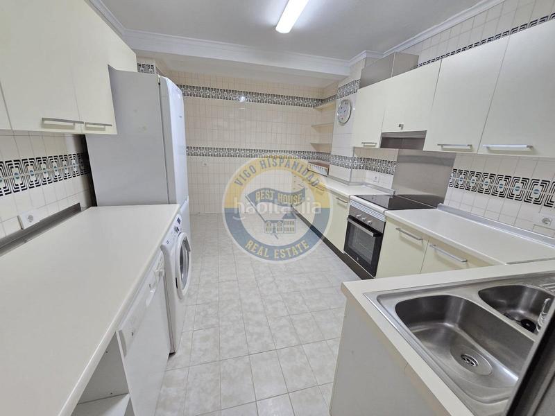 Foto 2b12d084-e3f9-46bb-9d36-3aa5e2a01064. Affitto appartamento con riscaldamento parcheggio in Vigo