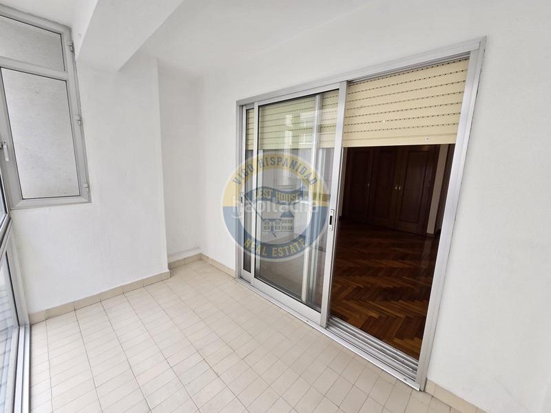 Foto 201ad2de-847d-4f7a-ad4d-9441113fdd7b. Rent flat with heating parking in Plaza España - Corte Inglés Vigo