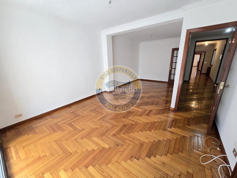Foto 71eaee3c-81a4-4d21-afb2-62dad39b1946. Rent flat with heating parking in Plaza España - Corte Inglés Vigo