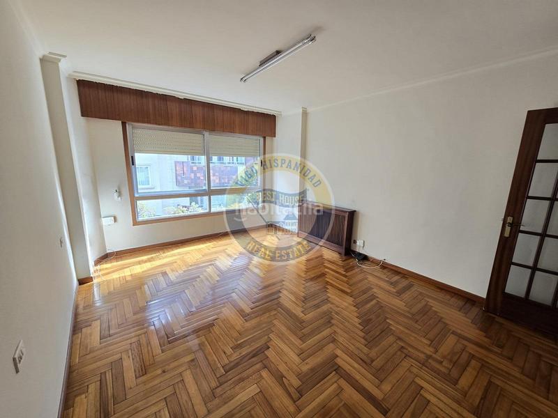 Foto 848d28f9-b6fb-483e-b099-5656d2133e32. Rent flat with heating parking in Plaza España - Corte Inglés Vigo